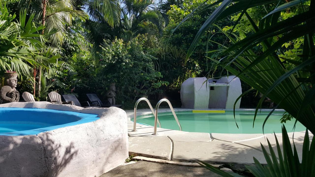 Hotel El Colibri Rojo - Cabinas - Le Colibri Rouge Cahuita Kültér fotó