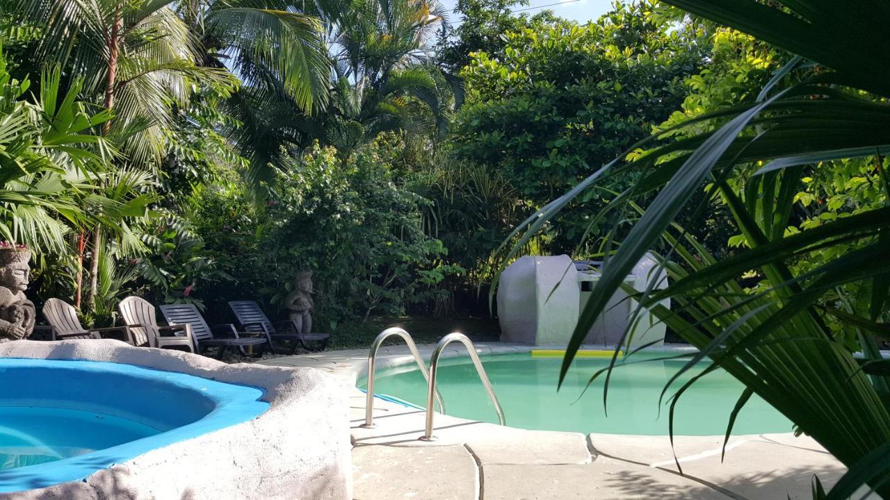 Hotel El Colibri Rojo - Cabinas - Le Colibri Rouge Cahuita Kültér fotó