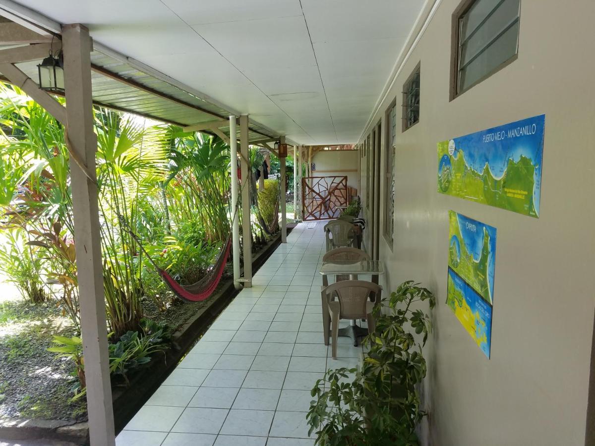 Hotel El Colibri Rojo - Cabinas - Le Colibri Rouge Cahuita Kültér fotó