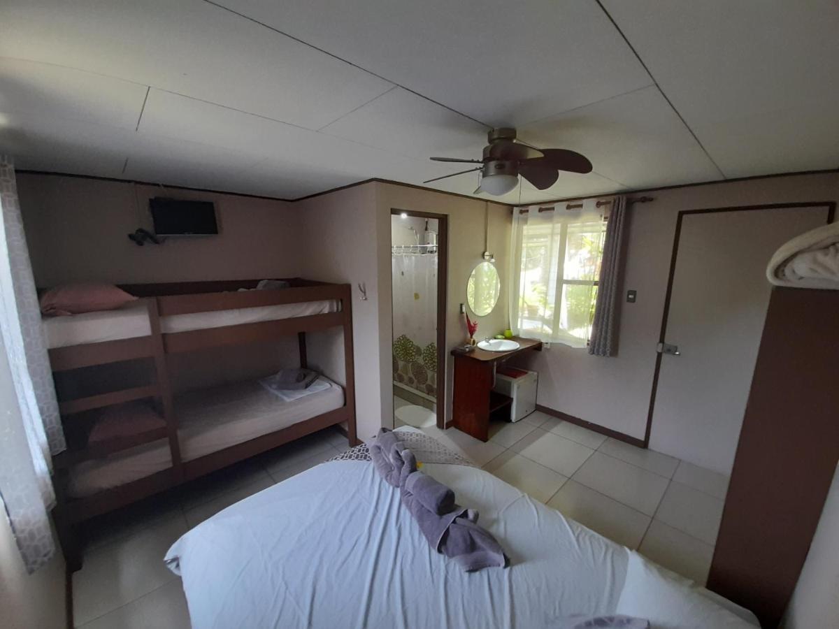 Hotel El Colibri Rojo - Cabinas - Le Colibri Rouge Cahuita Kültér fotó