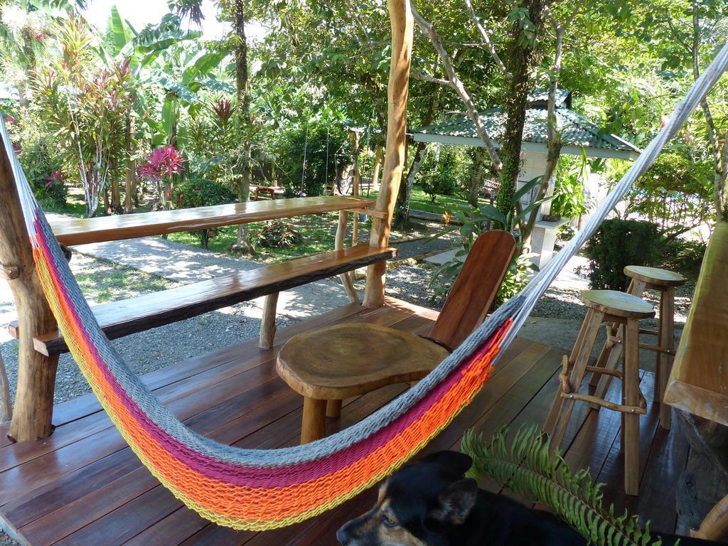 Hotel El Colibri Rojo - Cabinas - Le Colibri Rouge Cahuita Kültér fotó